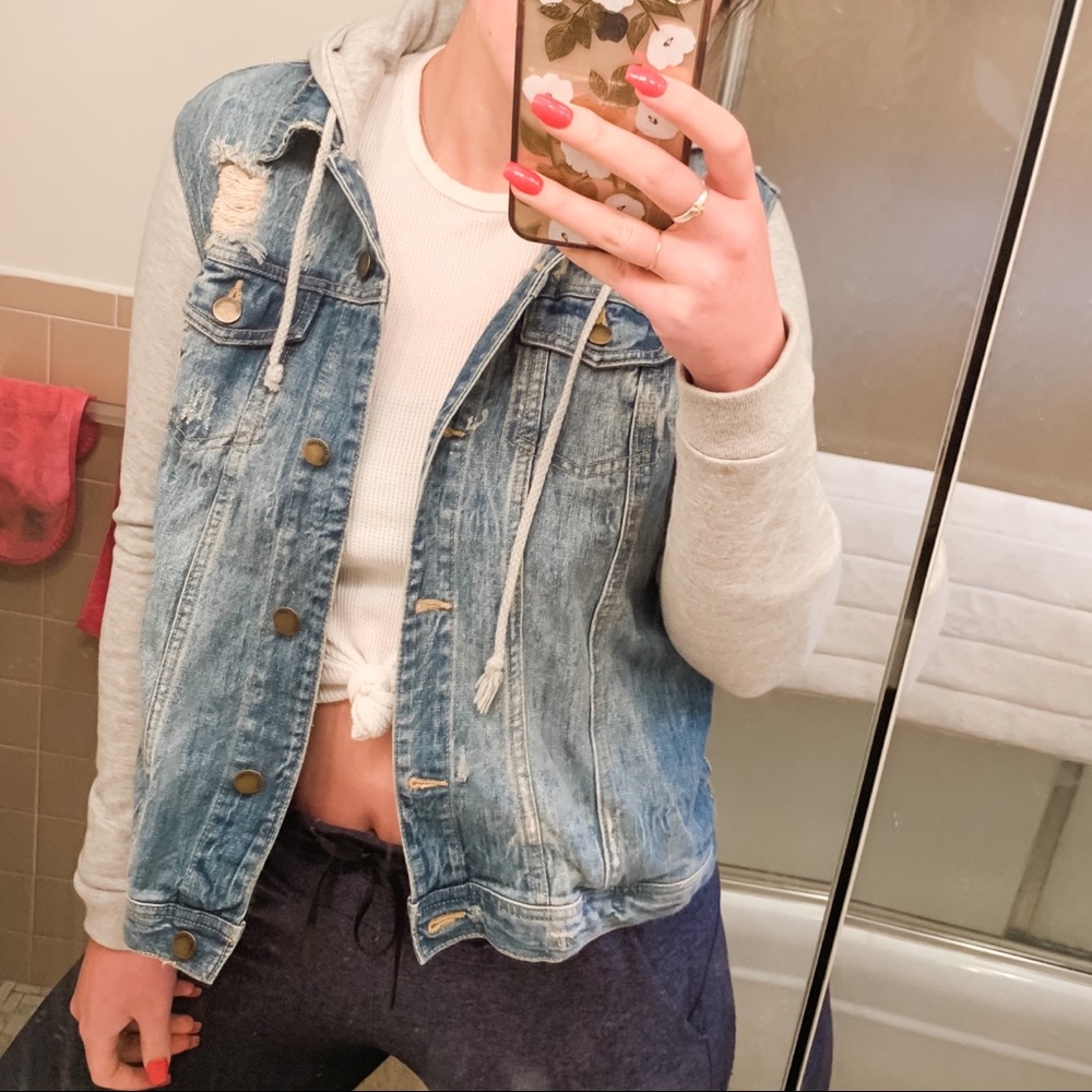Urban Outfitters distressed denim jacket w hood M